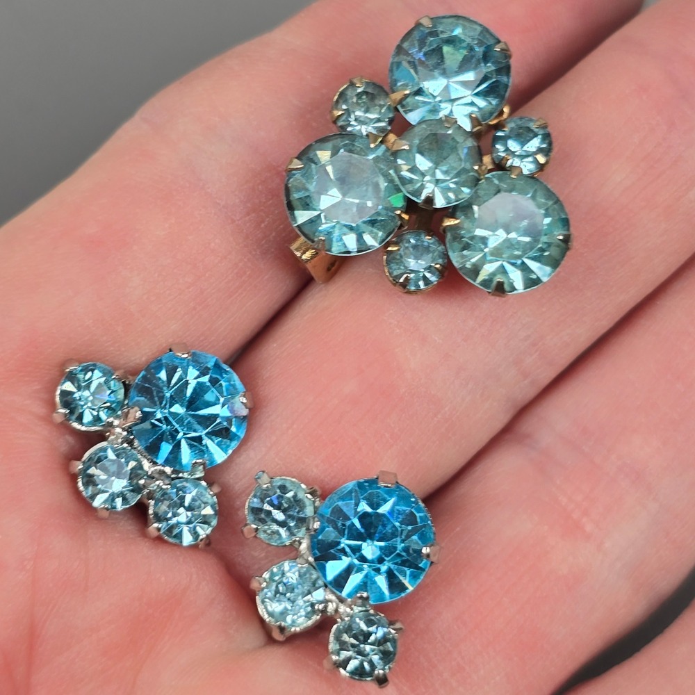 Vintage Blue Rhinestone Crystal Brooch & Screw Back Earrings Silver/Gold-Tone